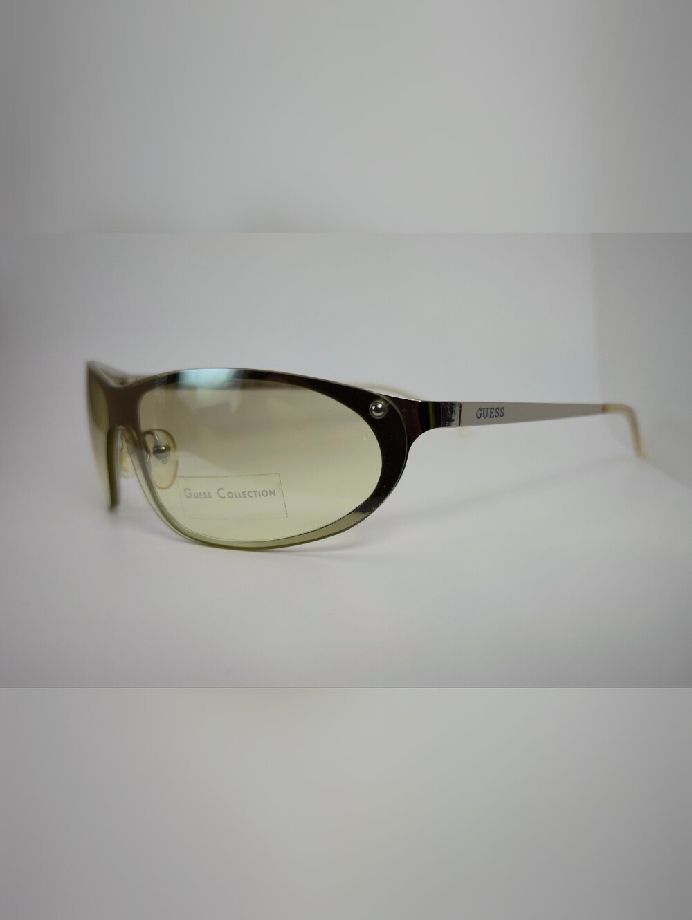 GUESS GU5115.  Olive Green Gradient Oval Wrap Sunglasses.
